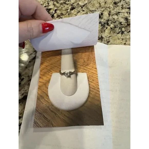 LADIES 14K GOLD ENGAGEMENT RING 14KT Solitaire. Size 9 1/2 - Picture 12 of 16